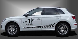 Die Auto Seitenstreifen sind selbstbewusste Tuning-Aufkleber für SUVs, die dem Fahrzeug eine sportliche und moderne Inszenierung im Design verleihen. Das Set besteht aus modularen Einzelelementen im Baukastenprinzip. Geeignet für glatte, lackierte Fahrzeugoberflächen. Material: Hochwertige Plotterfolie (Mactac), UV-beständig, waschstraßenfest, rückstandslos entfernbar, Haltbarkeit über 10 Jahre.