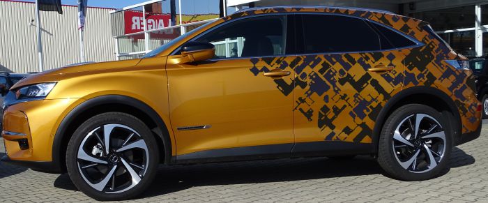 Ford Kuga Camouflage beispielsweise hier am Citroen DS7