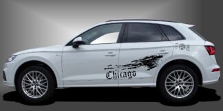 Der Streifen Car Sticker ist ein charismatischer Seitenaufkleber für SUVs, der dem Fahrzeug eine sportliche und moderne Inszenierung im Design verleiht. Das Set besteht aus modularen Einzelelementen im Baukastenprinzip. Geeignet für glatte, lackierte Fahrzeugoberflächen. Material: Hochwertige Plotterfolie (Mactac), UV-beständig, waschstraßenfest, rückstandslos entfernbar, Haltbarkeit über 10 Jahre.