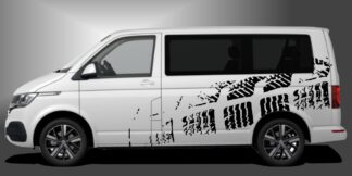 Das T6 Tattoo ist ein spannender Tuning-Aufkleber für Kleinbusse, der dem Fahrzeug eine sportliche und moderne Intensität im Design verleiht. Das Set besteht aus modularen Einzelelementen im Baukastenprinzip. Geeignet für glatte, lackierte Fahrzeugoberflächen. Material: Hochwertige Plotterfolie (Mactac), UV-beständig, waschstraßenfest, rückstandslos entfernbar, Haltbarkeit über 10 Jahre.