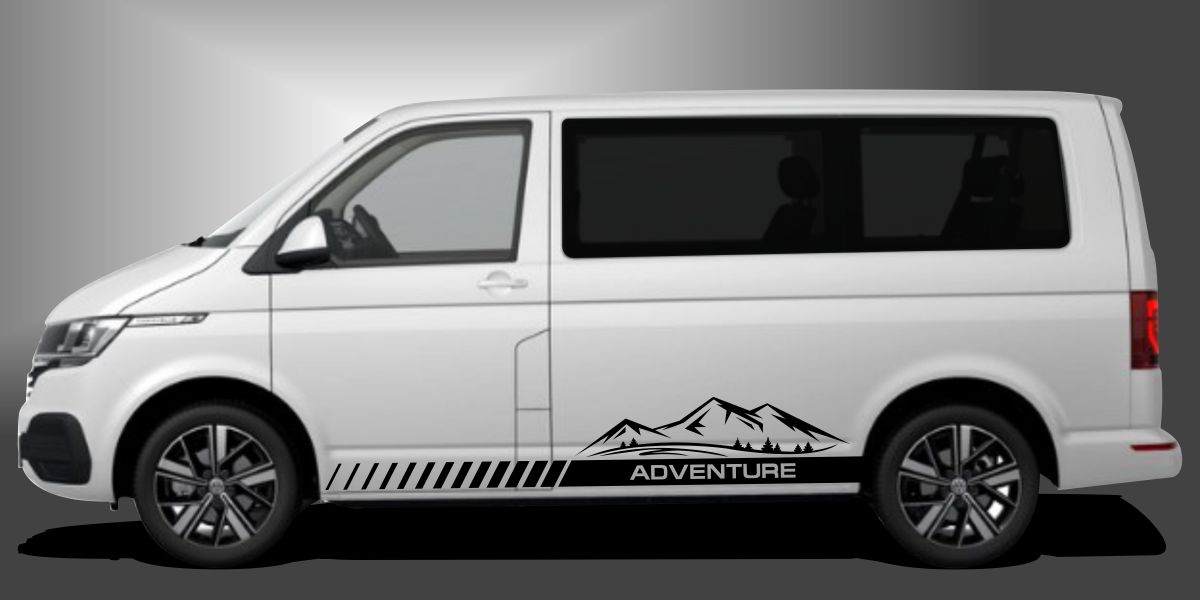 Die Camper Stickers Berge sind eine originelle Design-Folie für Kleinbusse, die dem Fahrzeug eine sportliche und moderne Dimension im Design verleihen. Das Set besteht aus modularen Einzelelementen im Baukastenprinzip. Geeignet für glatte, lackierte Fahrzeugoberflächen. Material: Hochwertige Plotterfolie (Mactac), UV-beständig, waschstraßenfest, rückstandslos entfernbar, Haltbarkeit über 10 Jahre.