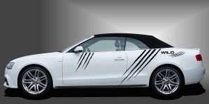 Aufkleber Kratzer Auto als sportlicher und cooler Auto-Style in Schwarz auf weißem Audi A3 Cabrio