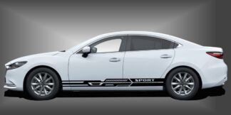 Außergewöhnliche Autoaufkleber in Schwarz auf weißem Mazda 6