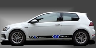 Auto Deko in Schwarz und Blau auf weißem VW Golf 7