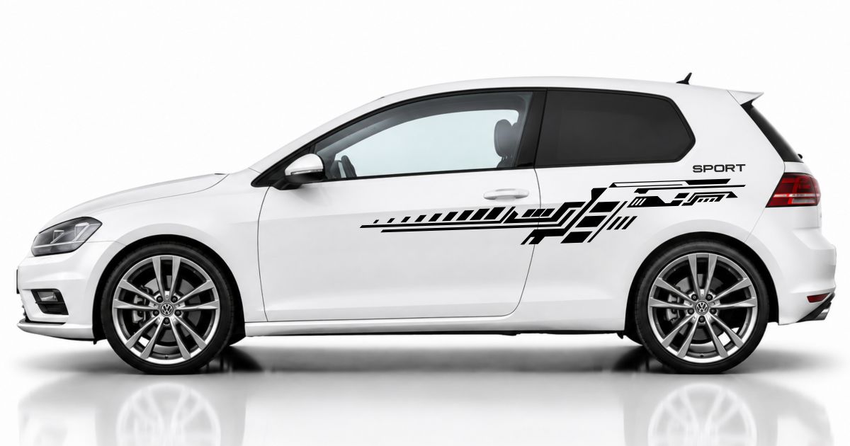 Auto Dekor in Schwarz auf einem weißen VW Golf 7