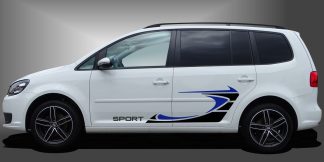 Auto Folierung als sportlicher und origineller Autostreifen in Schwarz und Blau auf weißem VW Touran
