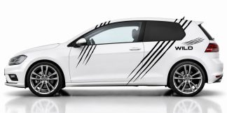 Auto Kratzer in Schwarz auf einem weißen VW Golf 7