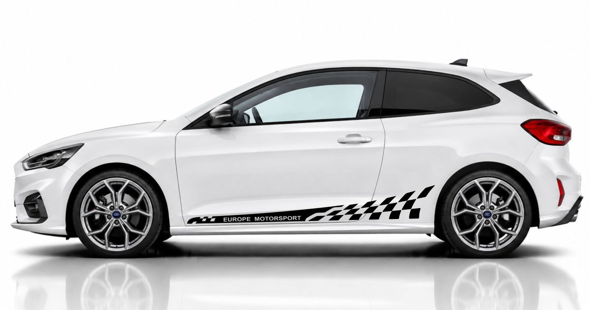 Auto Seitenstreifen Aufkleber in Schwarz auf einem weißen Ford Focus
