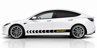 Auto Stickers Car Sticker in Schwarz und Gelb auf einem weißen Tesla Model 3