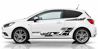 Auto Tuning in Schwarz und Dunkelrot auf einem weißen Opel Corsa