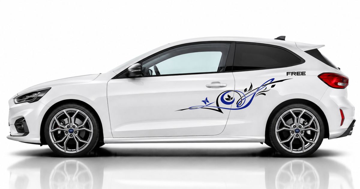 Autoaufkleber Blumen in Schwarz und Blau auf einem weißen Ford Focus