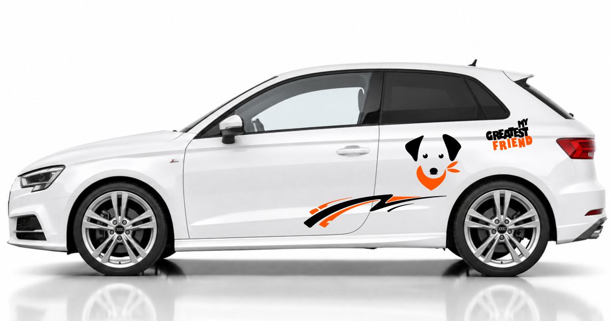 Autoaufkleber Hund in Schwarz und Orange auf einem weißen Audi A3 Sportback