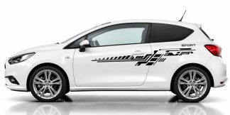 Autodekor in Schwarz und Dunkelrot auf einem weißen Opel Corsa