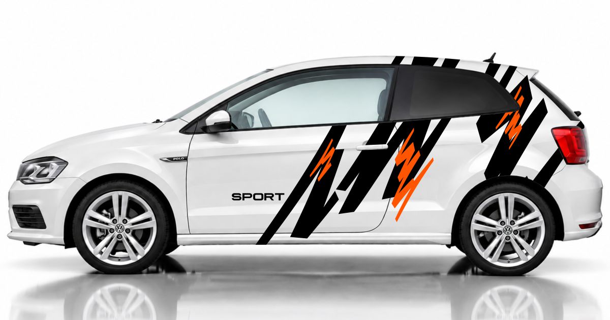 Autotattoo in Schwarz und Orange auf einem weißen VW Polo