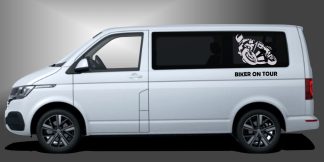 Biker on Tour Aufkleber als sportlicher, markanter Autosticker in Schwarz und Silber auf weißem VW T6