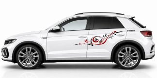 Blumen Aufkleber Auto in Schwarz und Dunkelrot auf einem weißen VW T-Roc
