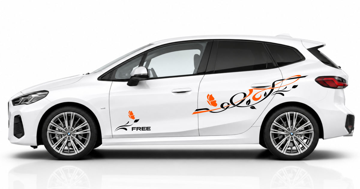 Blumen Tattoo in Schwarz und Orange auf einem weißen BMW 2er Active Tourer