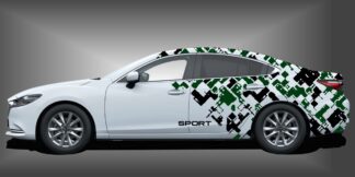 Camouflage Auto Dekor in Schwarz und Dunkelgrün auf weißem Mazda 6