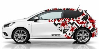 Camouflage Autofolie in Schwarz und Dunkelrot auf einem weißen Opel Corsa