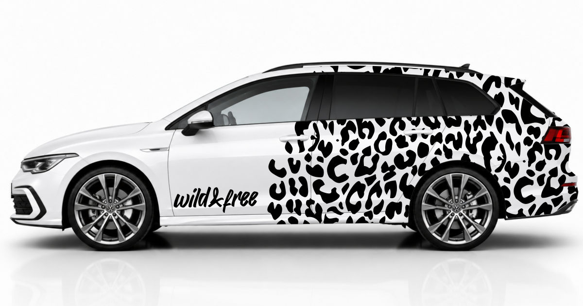 Camouflage Folierung in Schwarz auf einem weißen Golf 8 Variant