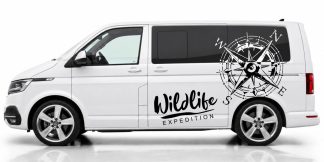 Camper Tuning in Schwarz und Weiss auf einem weißen VW T6
