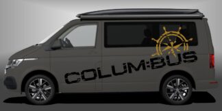 Campingbus Tattoo in Schwarz und Gold auf dunkelgrauem VW T6