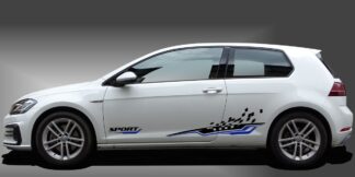 Car Stickers Racing in Schwarz und Blau auf weißem VW Golf 7