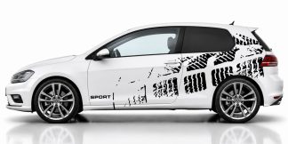 Car Styling in Schwarz auf einem weißen VW Golf 7