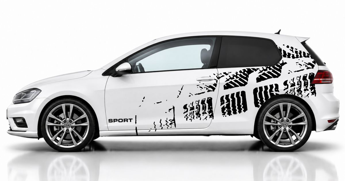 Car Styling in Schwarz auf einem weißen VW Golf 7