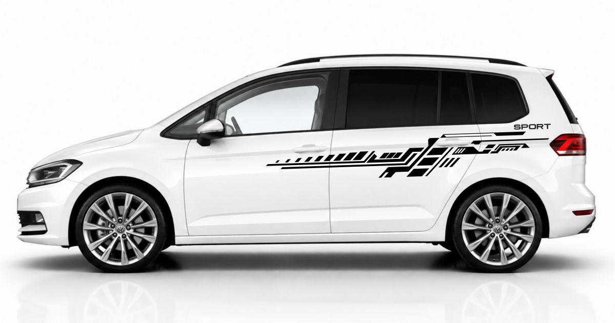 Cardesign Folie in Schwarz auf einem weißen VW Touran