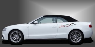 coole Streifen am Auto in Schwarz und Dunkelrot auf weißem Audi A3 Cabrio