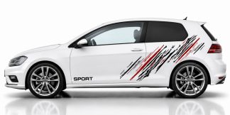 Dekorfolie in Schwarz und Dunkelrot auf einem weißen VW Golf 7