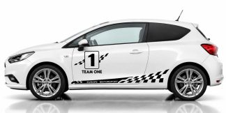 Dekorfolie Streifen in Schwarz und Dunkelrot auf einem weißen Opel Corsa