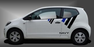 Design Folie als sportlicher und einzigartiger Zierstreifen in Schwarz und Blau auf weißem VW UP