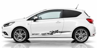 Folienaufkleber in Schwarz und Dunkelrot auf einem weißen Opel Corsa