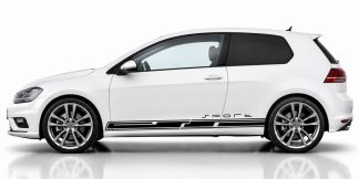 Folierung in Schwarz auf einem weißen VW Golf 7