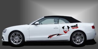 Hunde Autoaufkleber als sportliche und originelle Auto-Folie in Schwarz und Dunkelrot auf weißem Audi A3 Cabrio