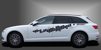 Karo Autoaufkleber in Schwarz und Blau auf weißem Audi A4 Avant