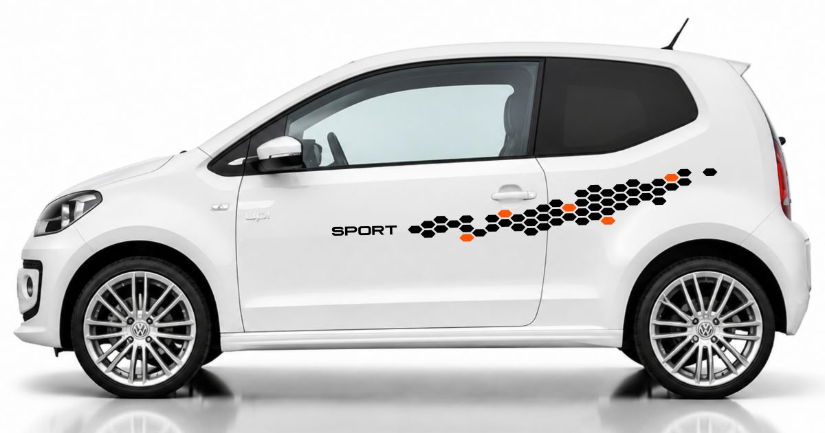 Karo Streifen Auto in Schwarz und Orange auf einem weißen VW UP