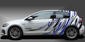 Kfz Aufkleber als sportlicher und origineller Autostreifen in Schwarz und Blau auf weißem VW Golf 7