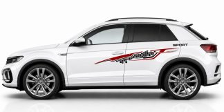 Racing Sports Car in Schwarz und Dunkelrot auf einem weißen VW T-Roc