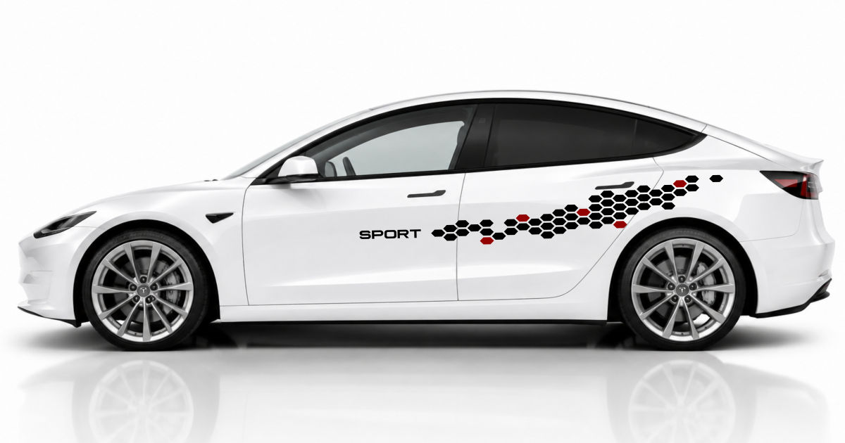 Rallye Streifen Karo in Schwarz und Dunkelrot auf einem weißen Tesla Model 3