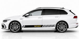 Rallyestreifen Auto in Schwarz und Gelb auf einem weißen Golf 8 Variant