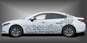 Seitendekor für PKW als sportliche und kreative Dekorfolie in Schwarz auf weißem Mazda 6