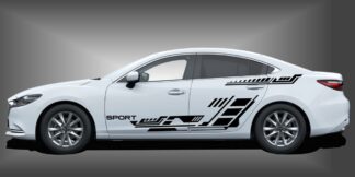 sportliche Autoaufkleber in Schwarz auf weißem Mazda 6