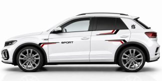sportliches Auto Tuning in Schwarz und Dunkelrot auf einem weißen VW T-Roc