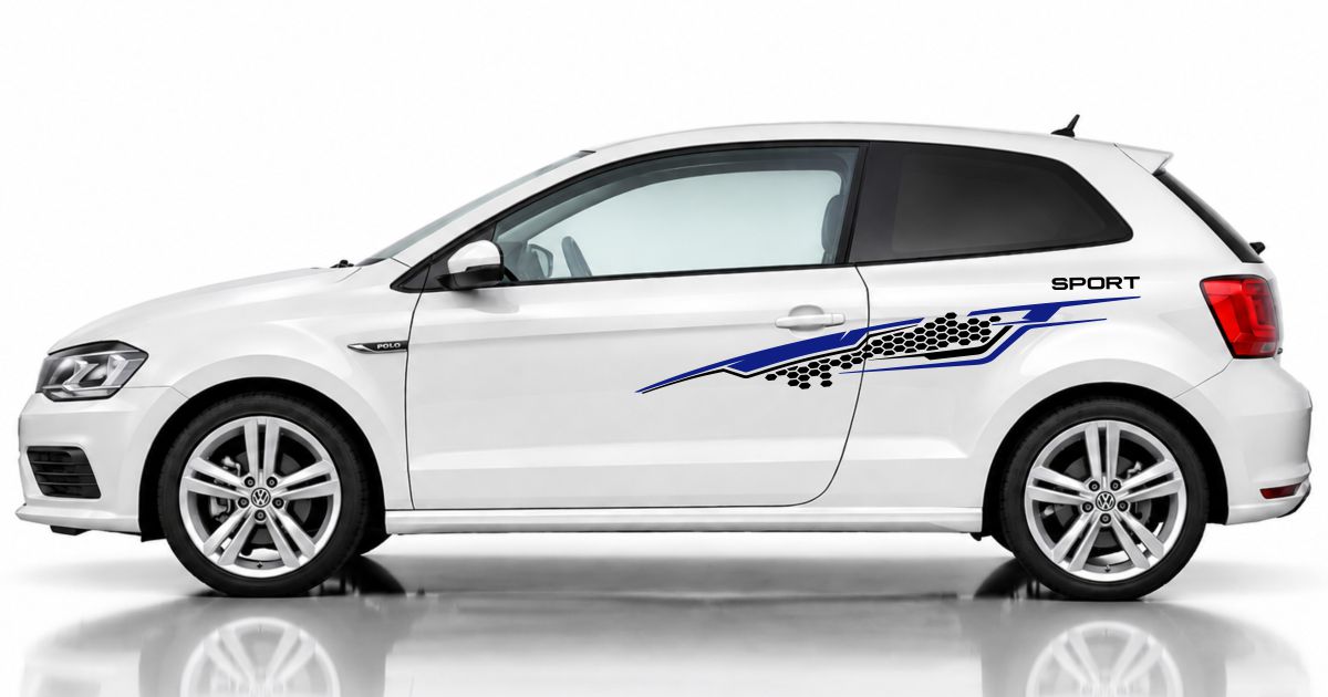 Sports Car Design in Schwarz und Blau auf einem weißen VW Polo
