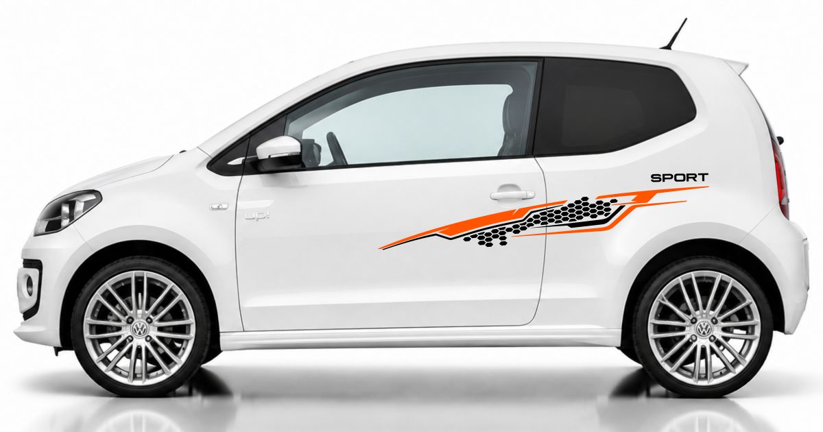 Sports Car Design in Schwarz und Orange auf einem weißen VW UP