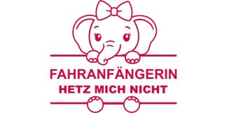 Sticker Fahranfängerin Sticker als origineller und genialer Carsticker in Pink auf weißer glatter Fläche
