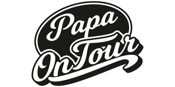 Sticker Papa on Tour als originelles und fantastisches Sticker-Motiv in Schwarz auf weißer glatter Fläche